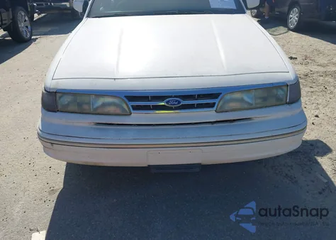 1996 Ford Crown Victoria Lx z USA, uszkodzony, nr VIN 2FALP74W3TX130673